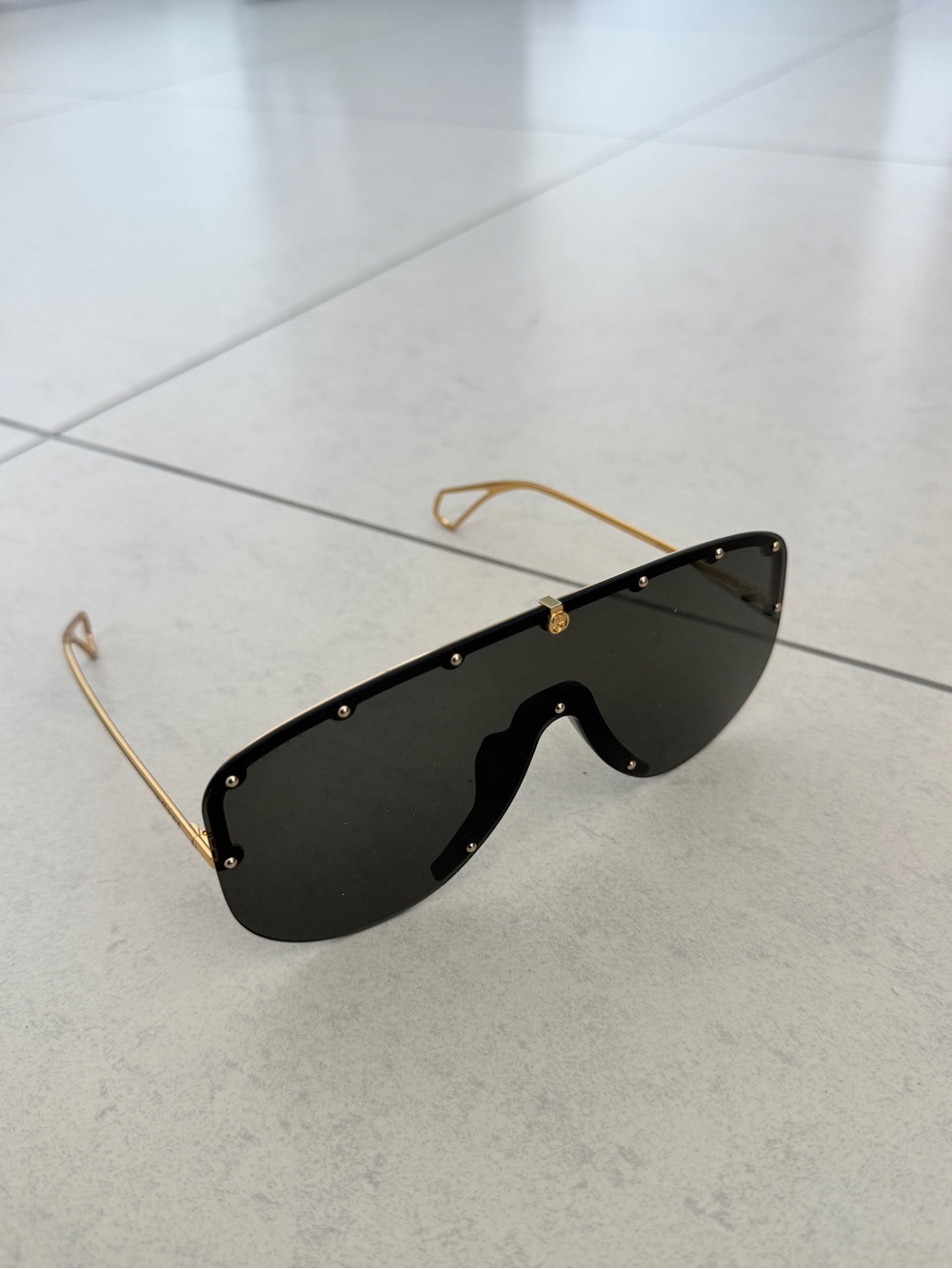 GUCCI SUNGLASSES - Picture 6 of 8